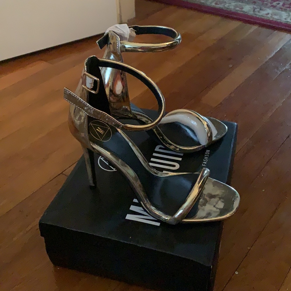 Heels - Picture 2 of 3